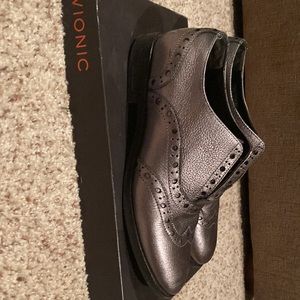 Vionic slip on Oxford “Wise Hadley”